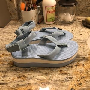 TEVA FLATFORM UNIVERSAL BABY BLUE